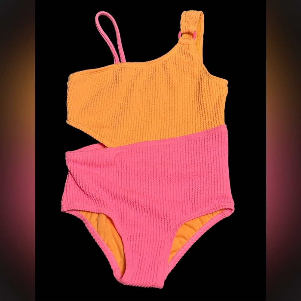 NWT•Little Girls One-Shoulder one piece Swimsuit